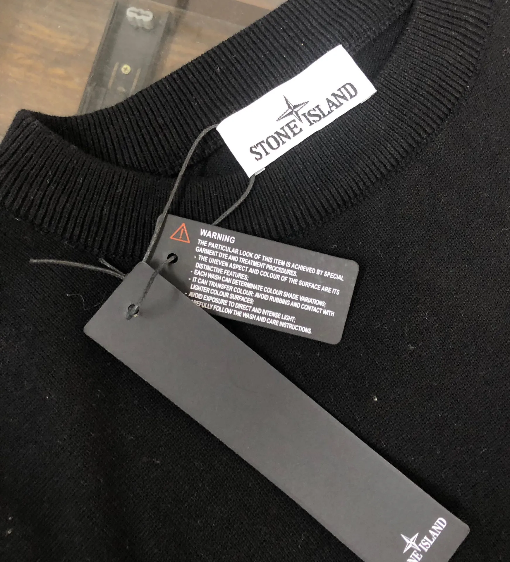 P190 STONE ISLAND 💥 Exclusive latest men's casual pullover knitted sweater ~ advanced customization, full of urban style, classic, simple and elegant round neck bottoming knitted sweater. Imported fabrics are soft and delicate, and are skin-friendly and comfortable to wear. A basic foundation is indispensable for men's wardrobes. They can be used to match various clothing anytime and anywhere to meet your daily needs. The design of the clothes is very simple, embellished with unique compass logo embroidery, fashionable and versatile⚠️⚠️✨✨A must-have item for men! All three standards are complete! Color: black, off-white, gray Size: M-3XL (please state your height and weight when placing an order)